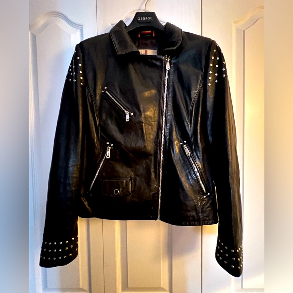 Wilson’s Black Studded Genuine Leather Moto Jacket. EXTRA Large